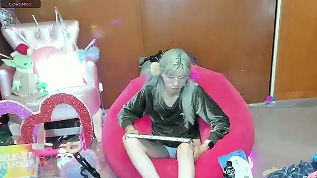 Skinygirl online show from May 2026 01:13:01 AM