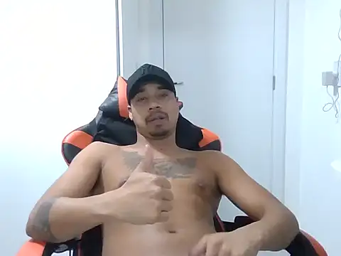 Juninho10c online show from November 2025 04:23:01 AM