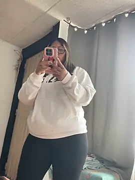 Snapshot of isabellaa_3 chatting on April 2026 08:25:02 PM isabellaa 3 online show from April 2026 08:25:02 PM