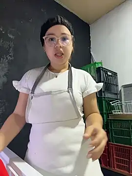 Lucyklein2022 online show from October 2025 04:51:02 PM