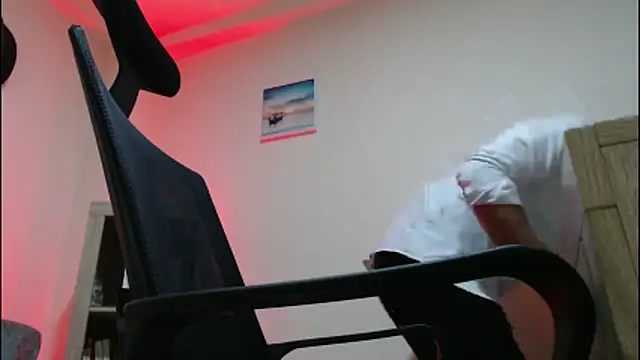 Snapshot of cowboyht chatting on April 2026 06:07:02 AM cowboyht online show from April 2026 06:07:02 AM