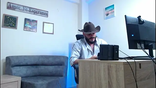 Snapshot of cowboyht chatting on April 2026 02:31:01 PM cowboyht online show from April 2026 02:31:01 PM