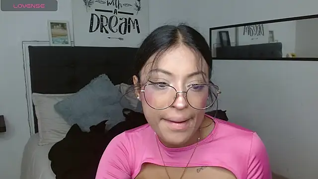 vaness weet online show from October 2025 08:06:02 PM