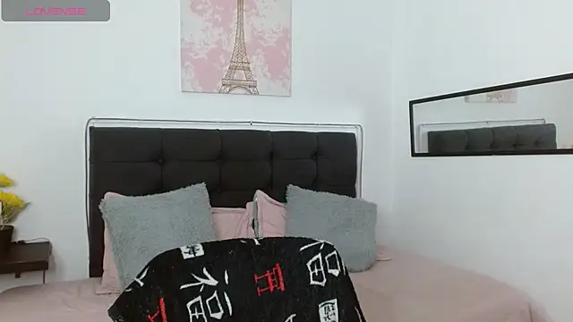 vaness weet online show from April 2026 08:39:02 PM