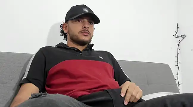 tuyo1995 online show from March 2025 09:15:02 PM