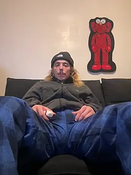 Snapshot of trippyski chatting on December 2024 03:03:02 AM trippyski online show from December 2024 03:03:02 AM