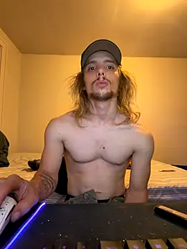 Snapshot of trippyski chatting on October 2025 06:25:01 AM trippyski online show from October 2025 06:25:01 AM