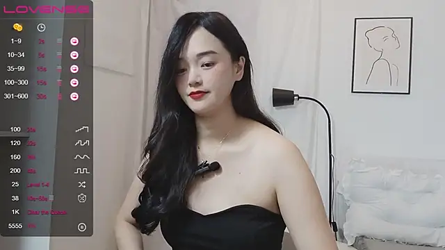 QiuPeiPeimmm online show from December 2024 01:53:02 PM