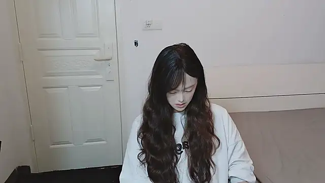 QiuPeiPeimmm online show from November 2025 03:45:02 PM