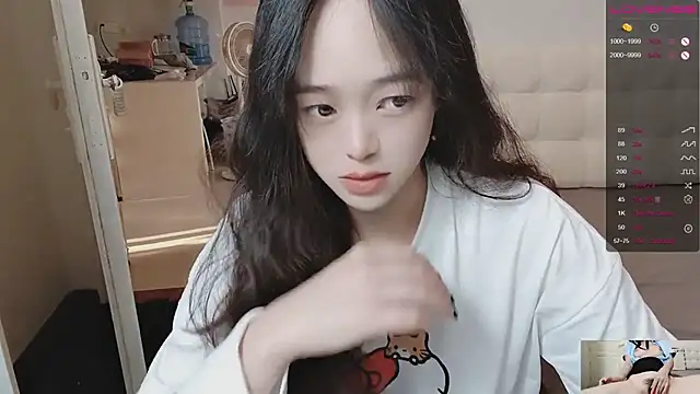 QiuPeiPeimmm online show from December 2025 08:40:02 AM