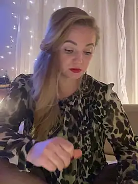 Snapshot of Lady__Maria chatting on December 2024 07:27:02 PM Lady Maria online show from December 2024 07:27:02 PM