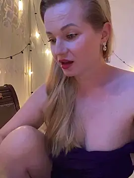 Snapshot of Lady__Maria chatting on October 2025 04:35:02 PM Lady Maria online show from October 2025 04:35:02 PM