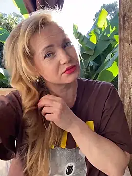 Lady  Maria online show from November 2025 10:15:02 AM