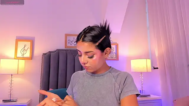 Snapshot of Emma_Torres__ chatting on January 2025 12:13:02 PM Emma Torres online show from January 2025 12:13:02 PM