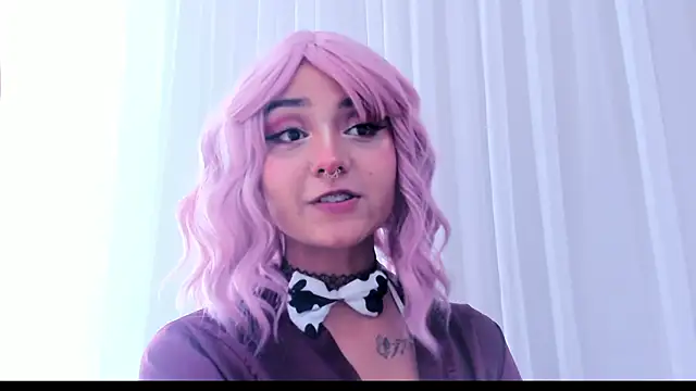 Snapshot of Emma_Torres__ chatting on February 2025 06:33:02 PM Emma Torres online show from February 2025 06:33:02 PM