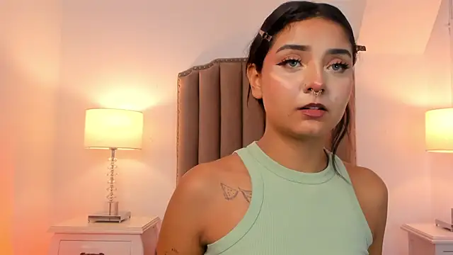 Snapshot of Emma_Torres__ chatting on February 2025 11:58:01 AM Emma Torres online show from February 2025 11:58:01 AM