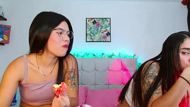 Layla Rachel online show from October 2025 01:50:01 AM