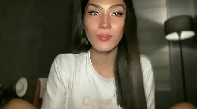 Snapshot of Bella_Gordon chatting on December 2024 09:39:01 PM Bella Gordon online show from December 2024 09:39:01 PM