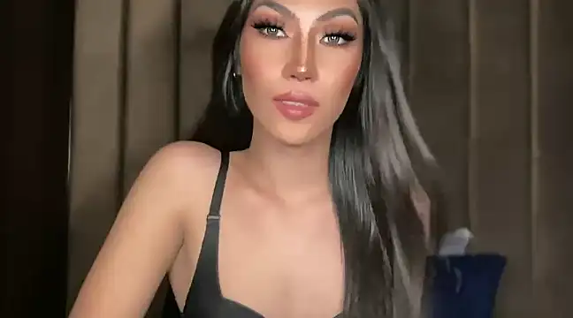 Snapshot of Bella_Gordon chatting on December 2024 12:22:01 PM Bella Gordon online show from December 2024 12:22:01 PM