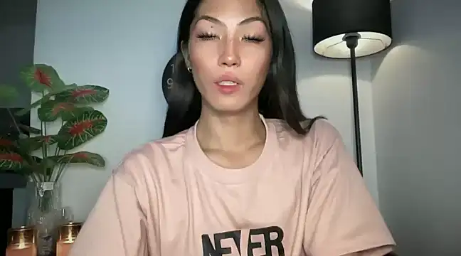 Snapshot of Bella_Gordon chatting on February 2025 12:17:01 AM Bella Gordon online show from February 2025 12:17:01 AM