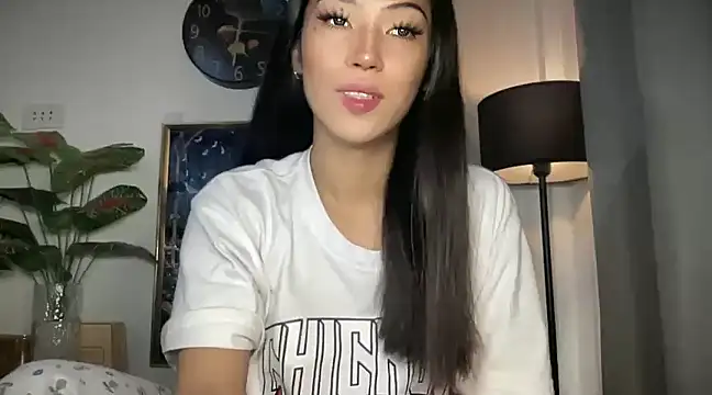 Snapshot of Bella_Gordon chatting on February 2025 10:32:02 PM Bella Gordon online show from February 2025 10:32:02 PM