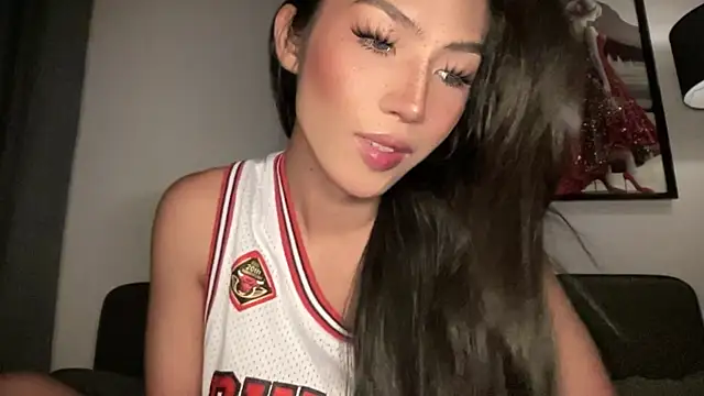 Snapshot of Bella_Gordon chatting on April 2026 09:17:02 PM Bella Gordon online show from April 2026 09:17:02 PM