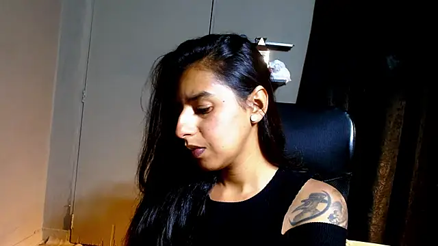 Snapshot of Desipleasure chatting on February 2025 08:14:02 PM Desipleasure online show from February 2025 08:14:02 PM