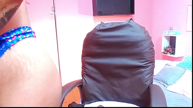 Snapshot of Desipleasure chatting on March 2025 11:21:02 PM Desipleasure online show from March 2025 11:21:02 PM