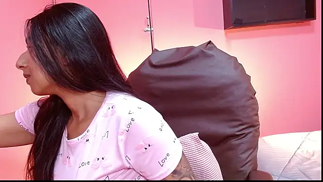 Snapshot of Desipleasure chatting on March 2025 08:15:02 PM Desipleasure online show from March 2025 08:15:02 PM