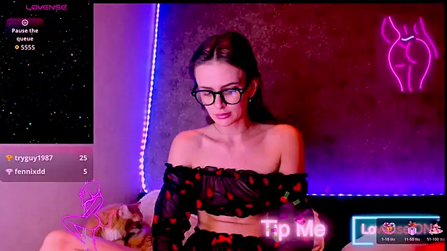 Snapshot of madina_taher chatting on March 2026 09:10:01 AM madina taher online show from March 2026 09:10:01 AM