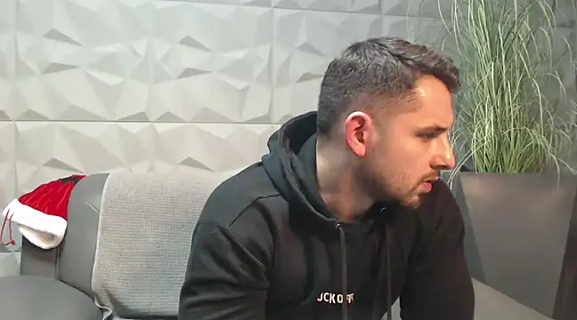 Snapshot of Antoniodiamond chatting on December 2024 08:06:02 PM Antoniodiamond online show from December 2024 08:06:02 PM