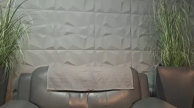 Snapshot of Antoniodiamond chatting on December 2024 09:08:02 PM Antoniodiamond online show from December 2024 09:08:02 PM