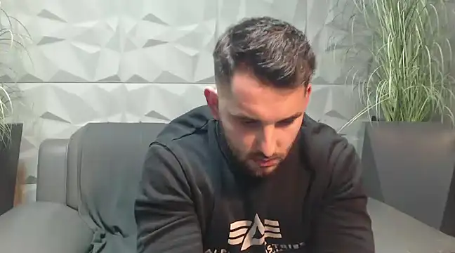 Snapshot of Antoniodiamond chatting on January 2025 08:04:01 PM Antoniodiamond online show from January 2025 08:04:01 PM