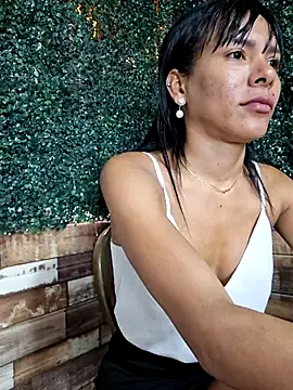 Doll Loren online show from February 2025 04:21:01 PM