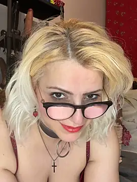 Snapshot of Maria_Texas chatting on April 2026 08:06:01 PM Maria Texas online show from April 2026 08:06:01 PM