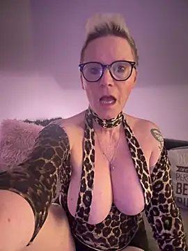 German Milf online show from February 2025 06:10:02 PM