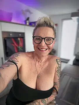 German Milf online show from February 2025 02:46:02 PM