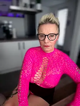 German Milf online show from October 2025 12:58:01 PM