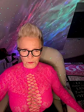 German Milf online show from October 2025 01:45:01 PM