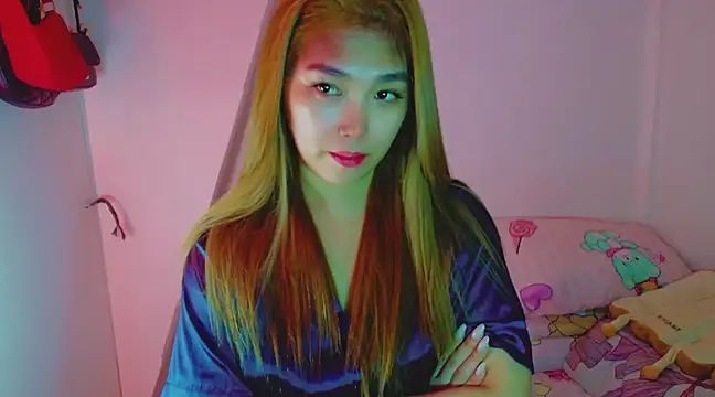 Snapshot of TR4NSCUTI3 chatting on December 2024 11:50:01 PM TR4NSCUTI3 online show from December 2024 11:50:01 PM