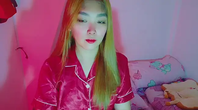 Snapshot of TR4NSCUTI3 chatting on January 2025 08:28:02 PM TR4NSCUTI3 online show from January 2025 08:28:02 PM