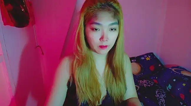 Snapshot of TR4NSCUTI3 chatting on January 2025 11:54:01 PM TR4NSCUTI3 online show from January 2025 11:54:01 PM