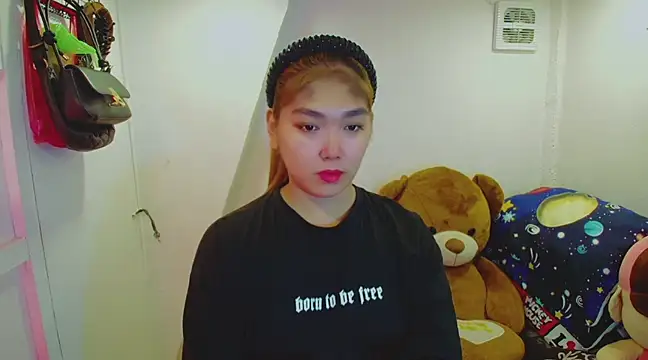 Snapshot of TR4NSCUTI3 chatting on February 2025 01:02:01 AM TR4NSCUTI3 online show from February 2025 01:02:01 AM