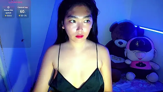 Snapshot of TR4NSCUTI3 chatting on September 2025 12:27:02 PM TR4NSCUTI3 online show from September 2025 12:27:02 PM