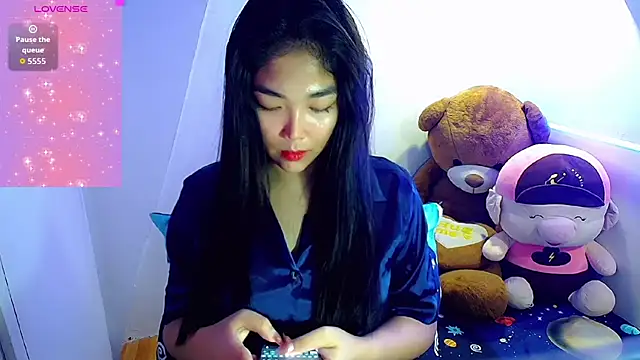 Snapshot of TR4NSCUTI3 chatting on September 2025 05:07:02 PM TR4NSCUTI3 online show from September 2025 05:07:02 PM