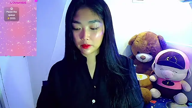 Snapshot of TR4NSCUTI3 chatting on September 2025 06:13:02 PM TR4NSCUTI3 online show from September 2025 06:13:02 PM