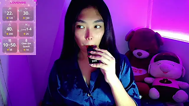 Snapshot of TR4NSCUTI3 chatting on October 2025 07:36:02 PM TR4NSCUTI3 online show from October 2025 07:36:02 PM