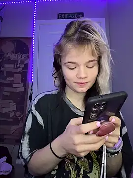 Snapshot of Cutiepiespanks chatting on December 2025 10:36:01 PM Cutiepiespanks online show from December 2025 10:36:01 PM