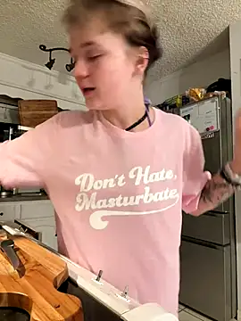 Snapshot of Cutiepiespanks chatting on December 2025 01:22:02 AM Cutiepiespanks online show from December 2025 01:22:02 AM