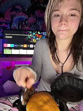 Snapshot of Cutiepiespanks chatting on February 2026 02:37:01 AM Cutiepiespanks online show from February 2026 02:37:01 AM